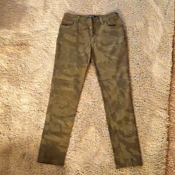 Haoduoyi Camo Jeans - Picture 2 of 11